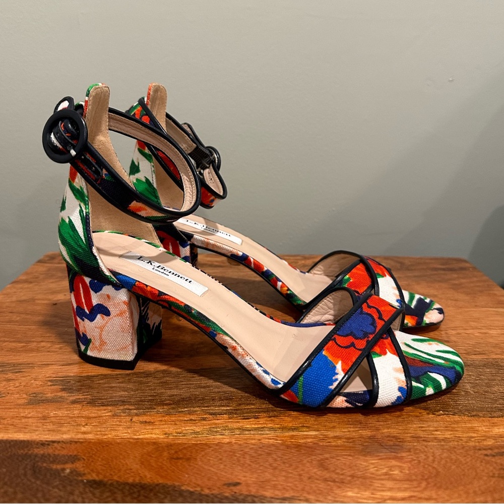 Floral printed sandals